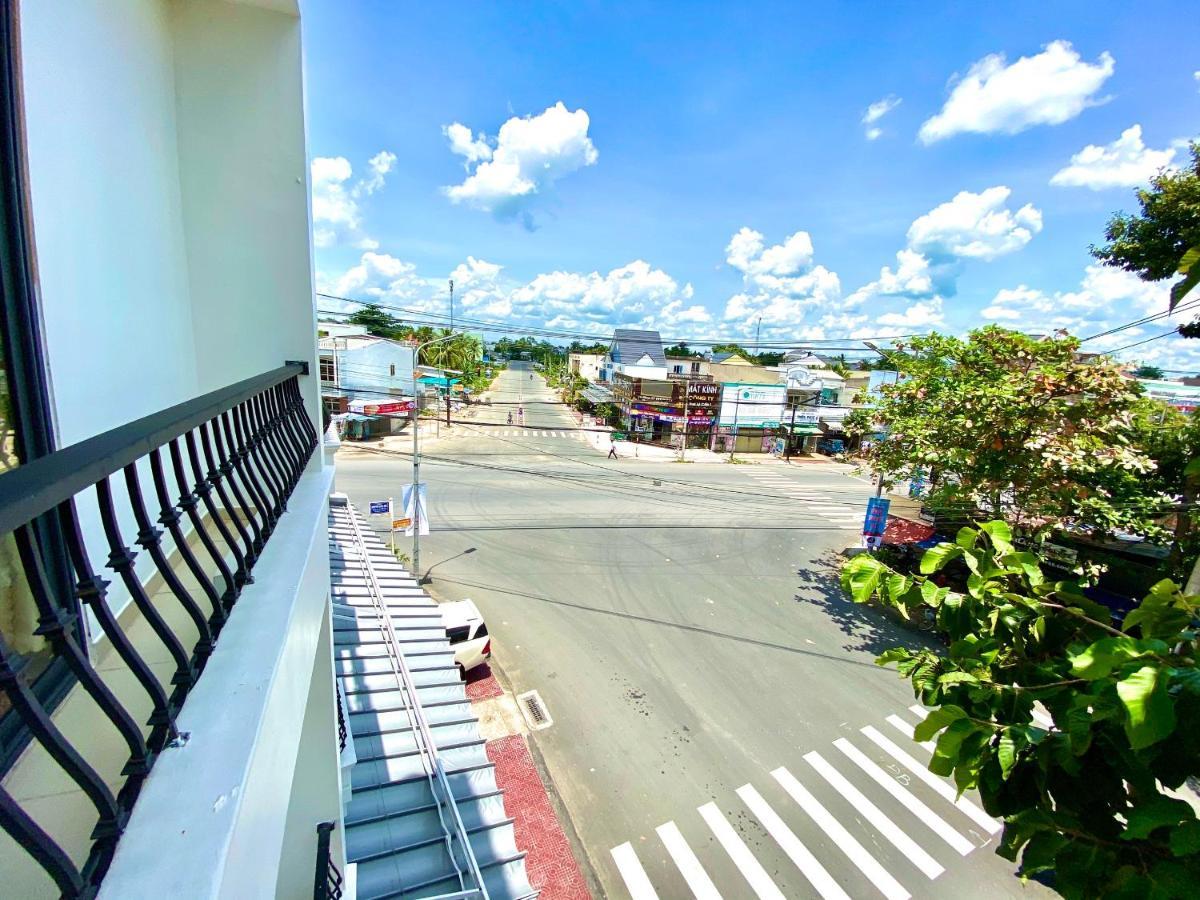Phuong Nam Hotel Ap Tan An  Exterior photo