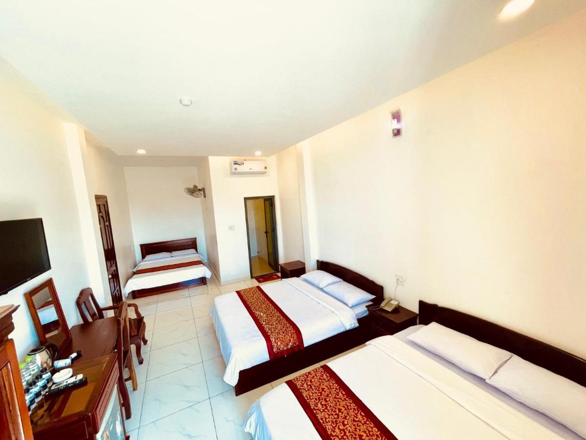 Phuong Nam Hotel Ap Tan An  Exterior photo